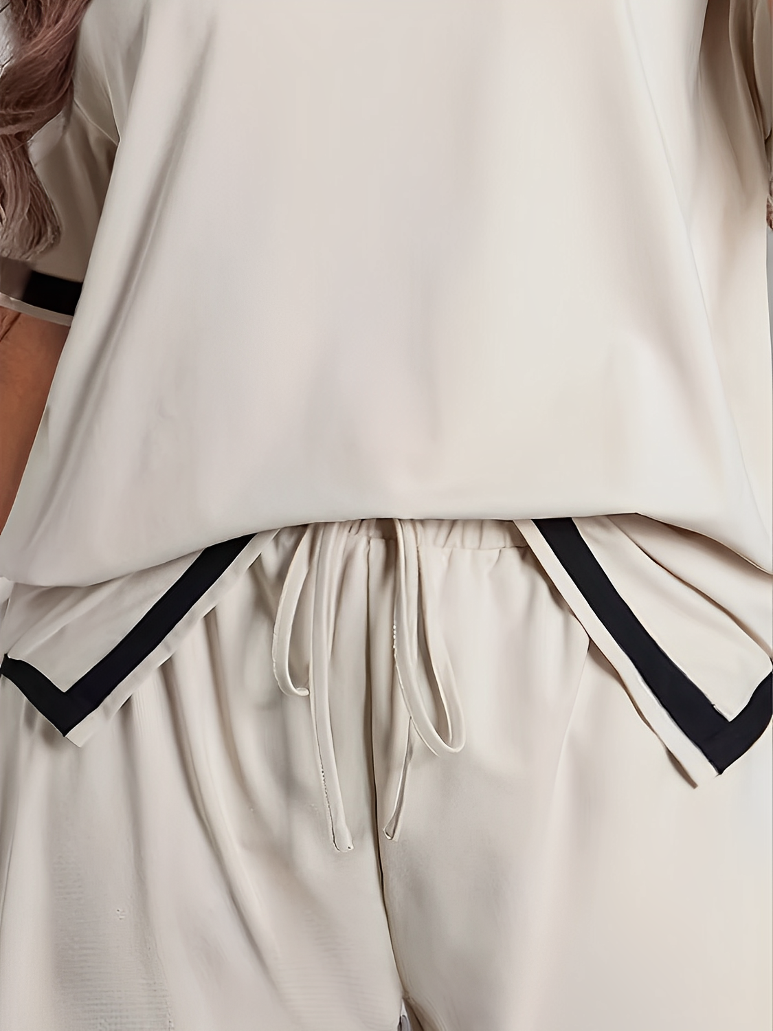 Conjunto Andreza em Viscose Premium com Detalhes Laterais