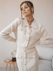 Conjunto Alfaiataria em Viscose com Suéter e Saia Midi de Botões Geyze