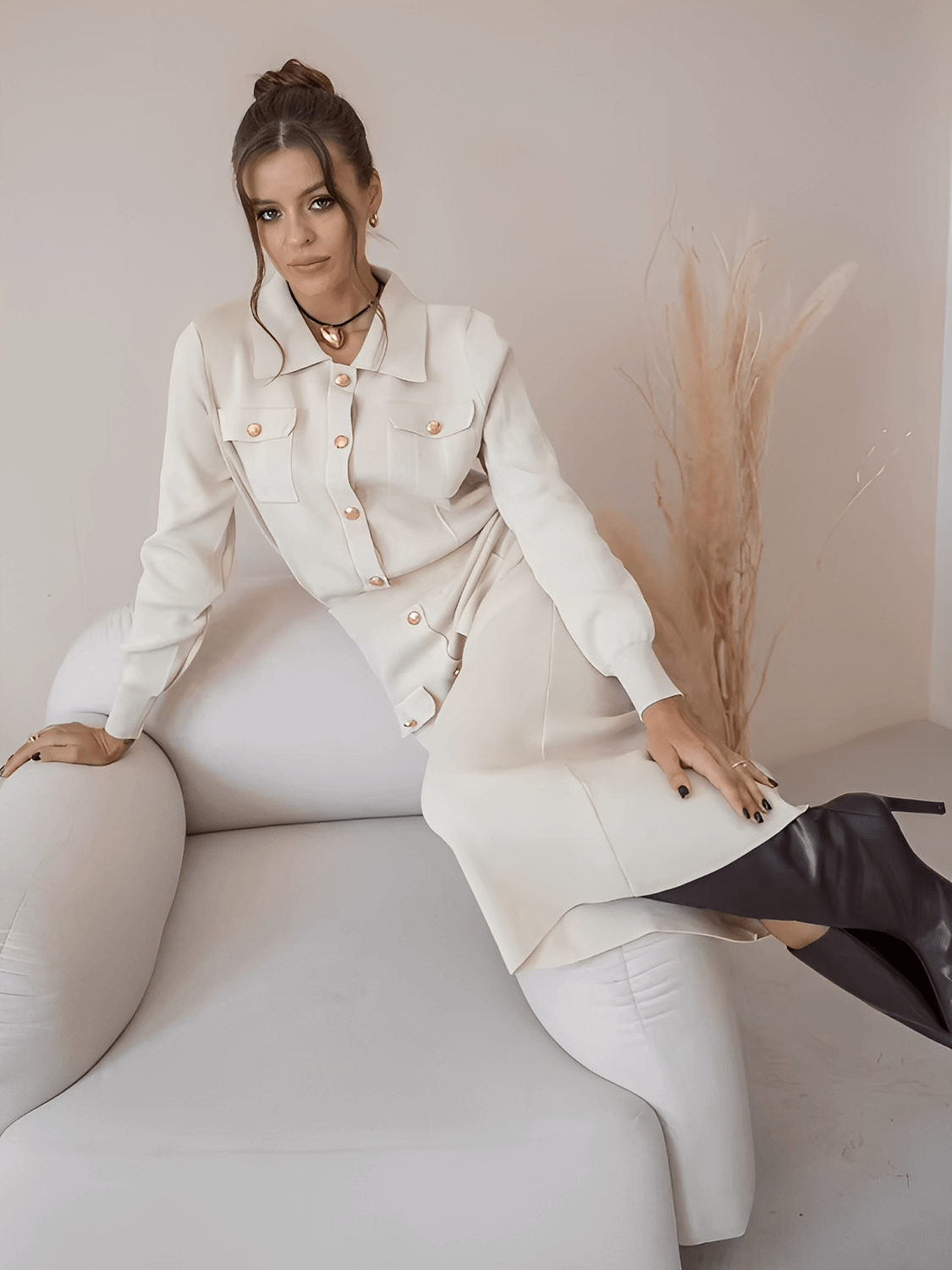 Conjunto Alfaiataria em Viscose com Suéter e Saia Midi de Botões Geyze