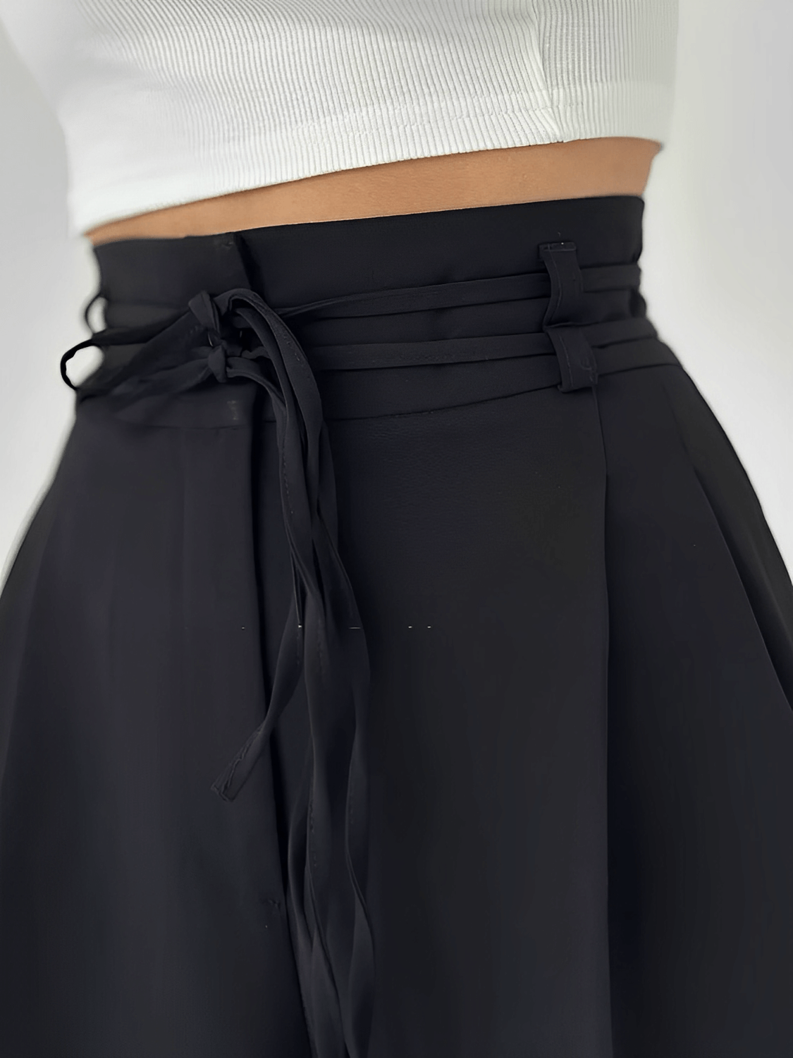 Calça Paulina em Alfaiataria Wide Leg com Amarração