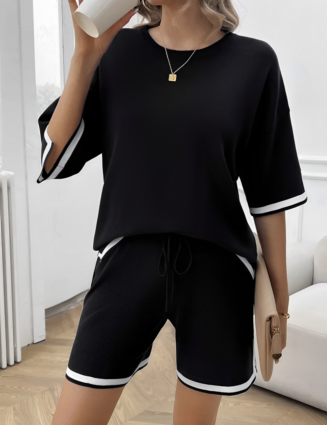 Conjunto Andreza em Viscose Premium com Detalhes Laterais