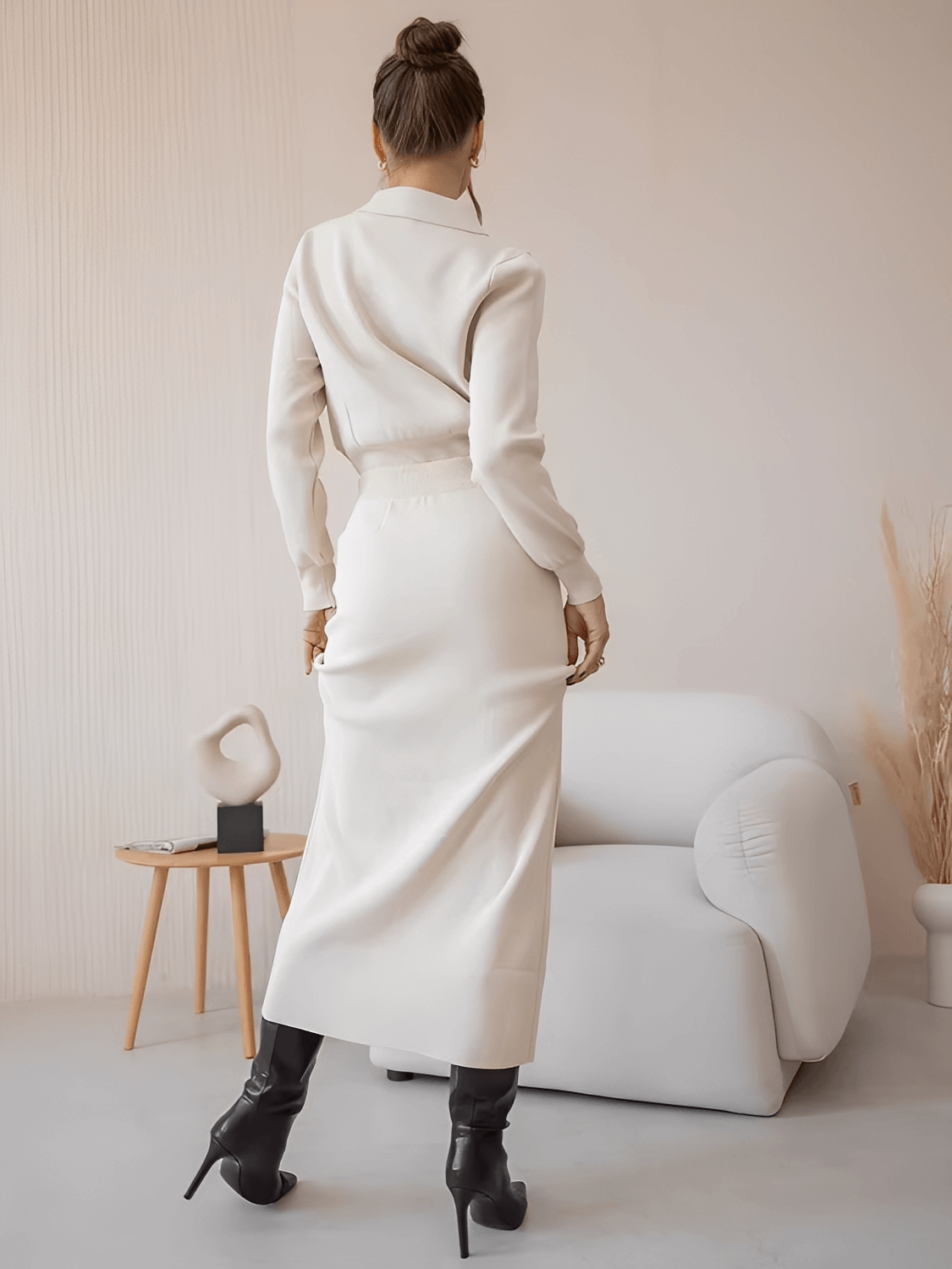 Conjunto Alfaiataria em Viscose com Suéter e Saia Midi de Botões Geyze