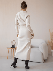 Conjunto Alfaiataria em Viscose com Suéter e Saia Midi de Botões Geyze