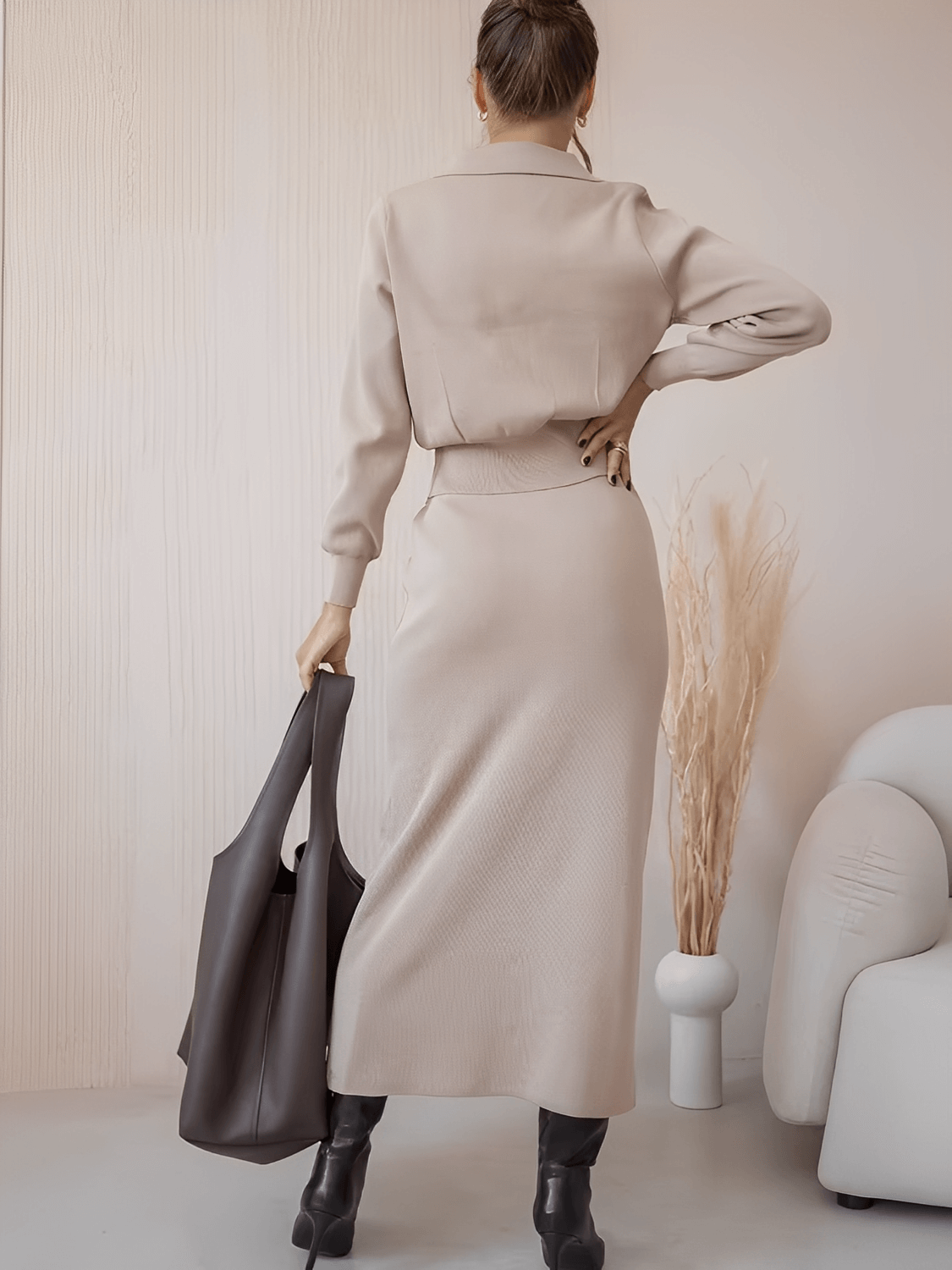 Conjunto Alfaiataria em Viscose com Suéter e Saia Midi de Botões Geyze