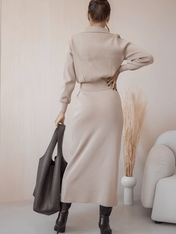 Conjunto Alfaiataria em Viscose com Suéter e Saia Midi de Botões Geyze