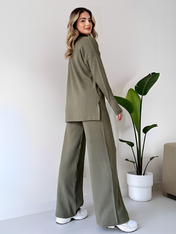 Conjunto Grace em Tricô Canelado com Suéter Mullet e Pantalona