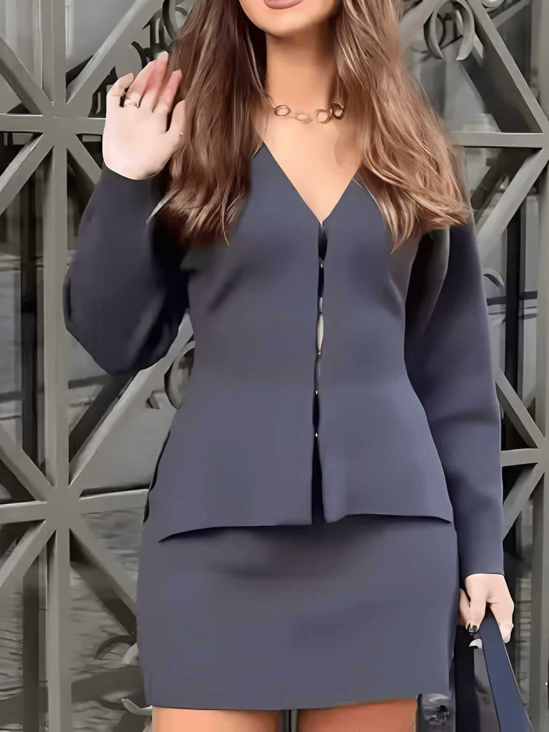 Conjunto Tricô Gola V e Saia Curta Viviene