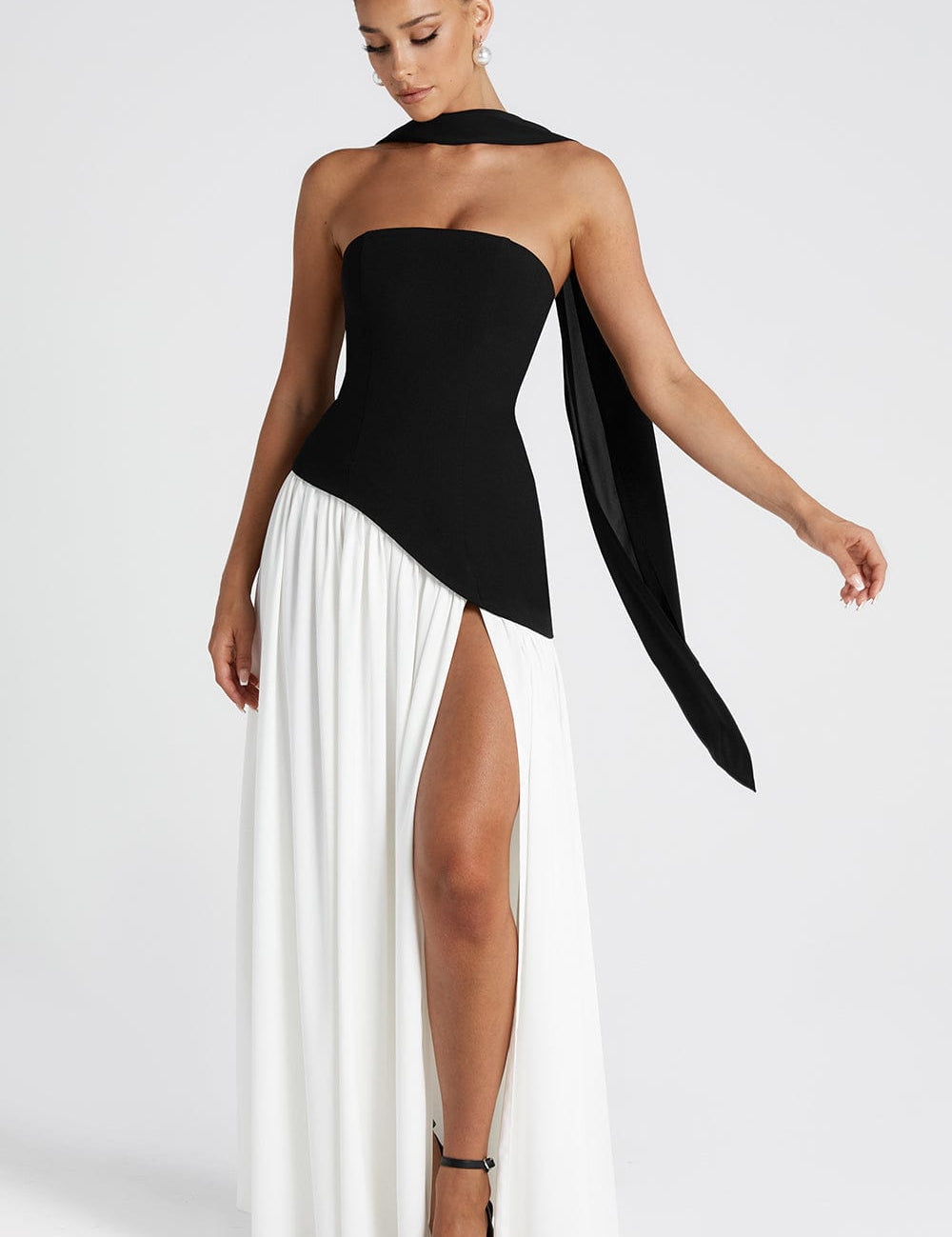 Vestido Longo Sem Alças Elegante Modern Mya