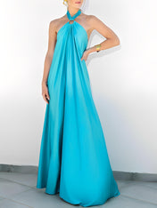 Vestido Hailey Longo Acetinado com Gola Halter e Costas Vazadas