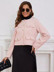 Casaco Michele Texturizado com Bolsos e Botões Dourados