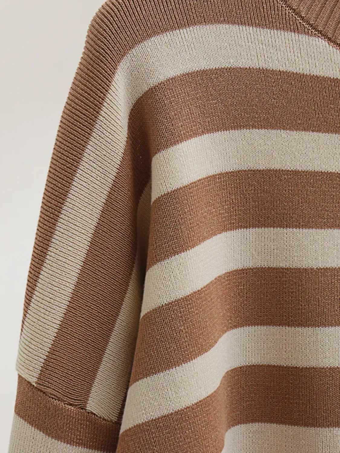 Conjunto Tricô Listrado Gola Alta e Calça Tarcila