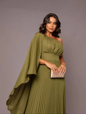 Vestido Longo Plissado com Capa Gabriella