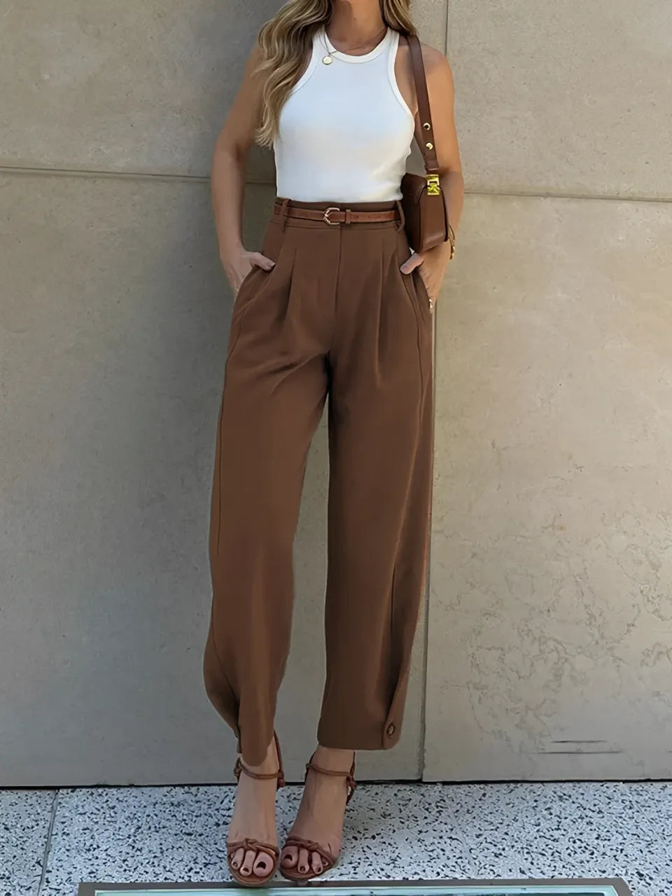 Calça Ester Alfaiataria Slim com Pregas e Cinto