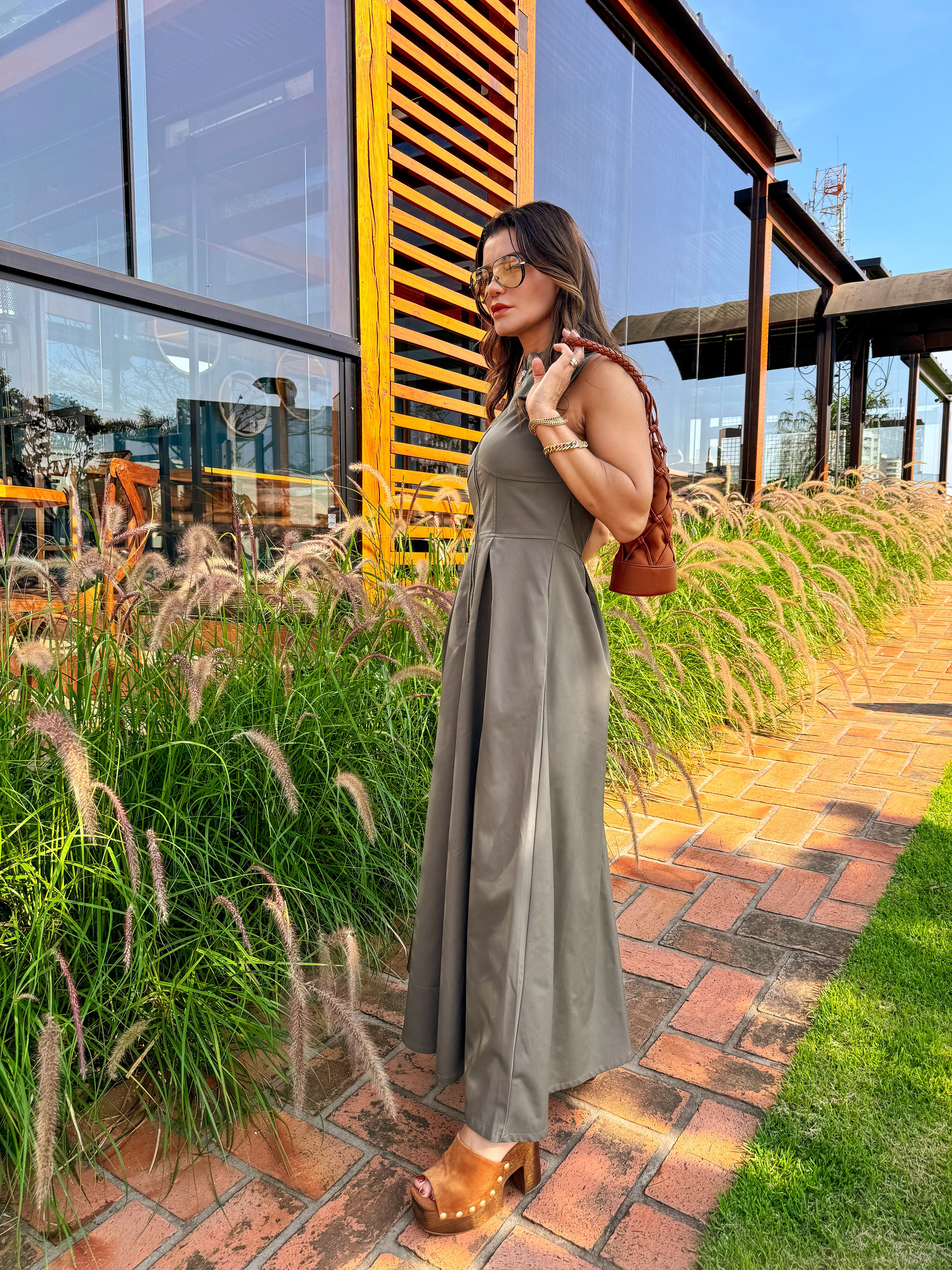 Vestido Longo com Zíper e Bolsos Liriel