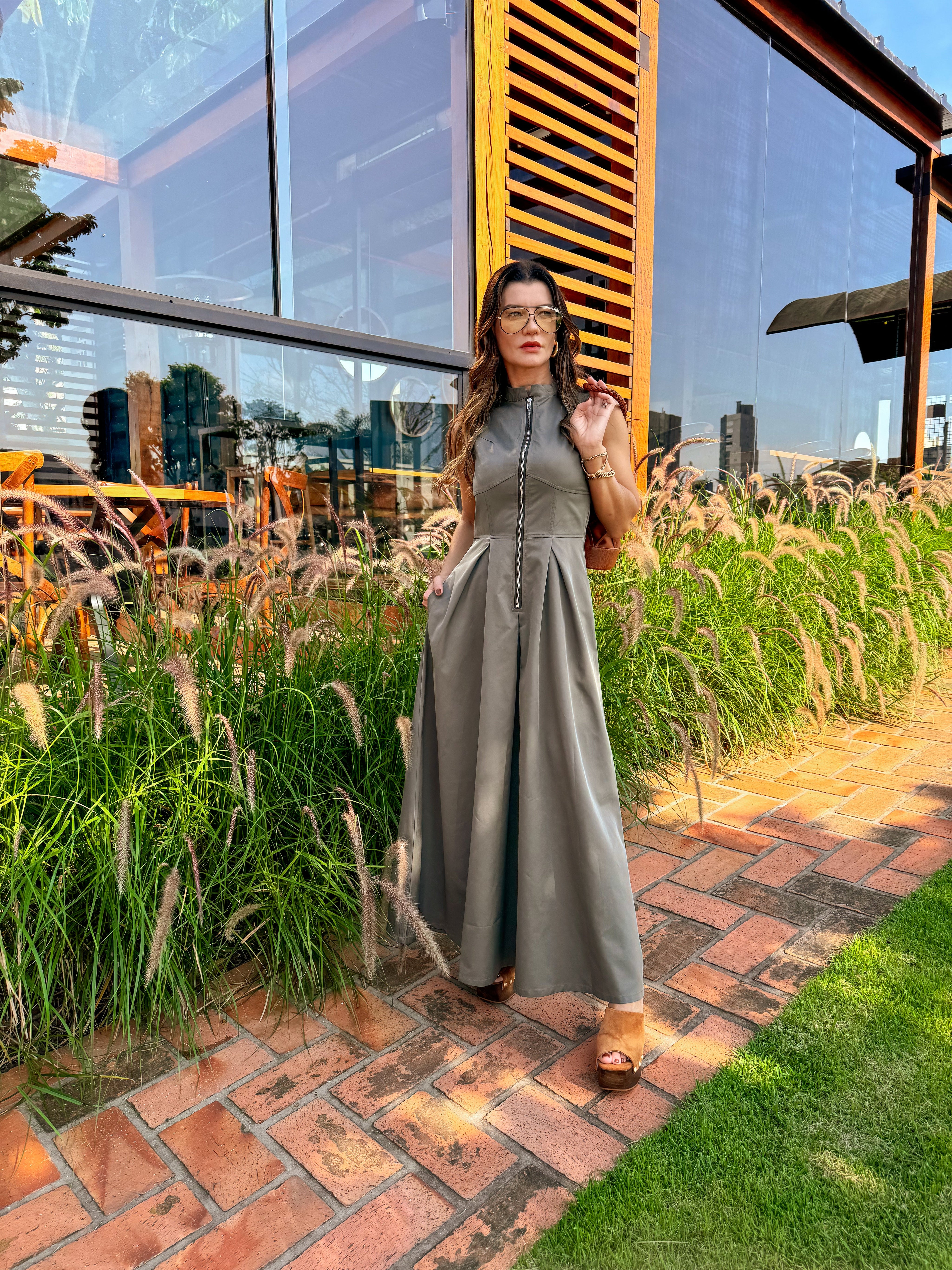 Vestido Longo com Zíper e Bolsos Liriel