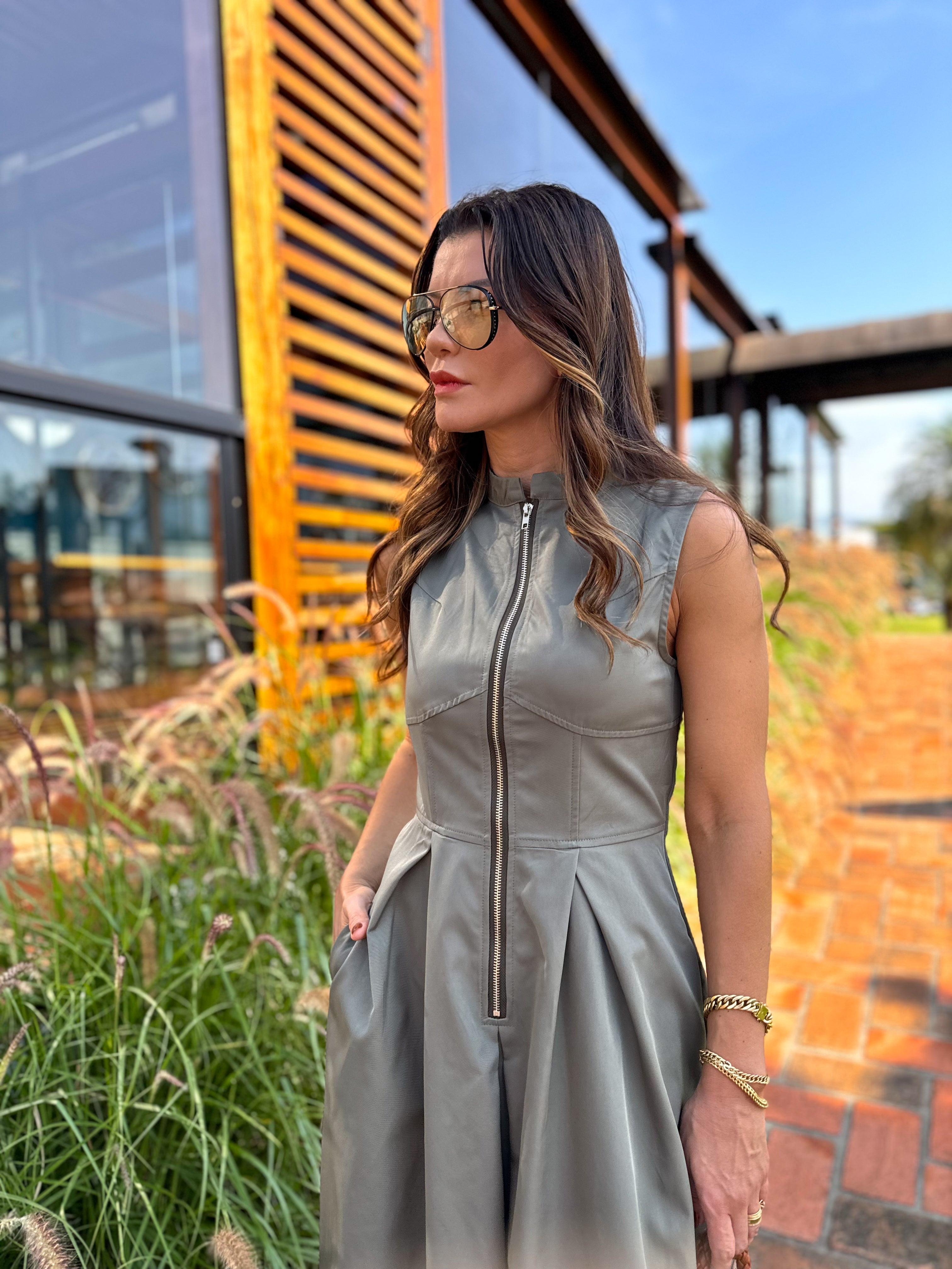 Vestido Longo com Zíper e Bolsos Liriel