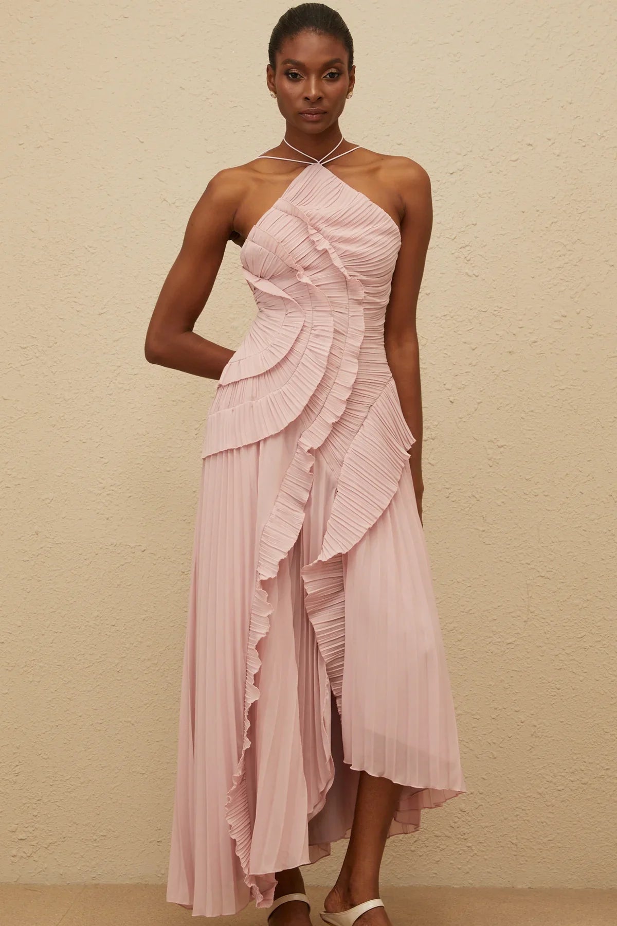 Vestido Midi Assimétrico com Babados e Plissado Lívia