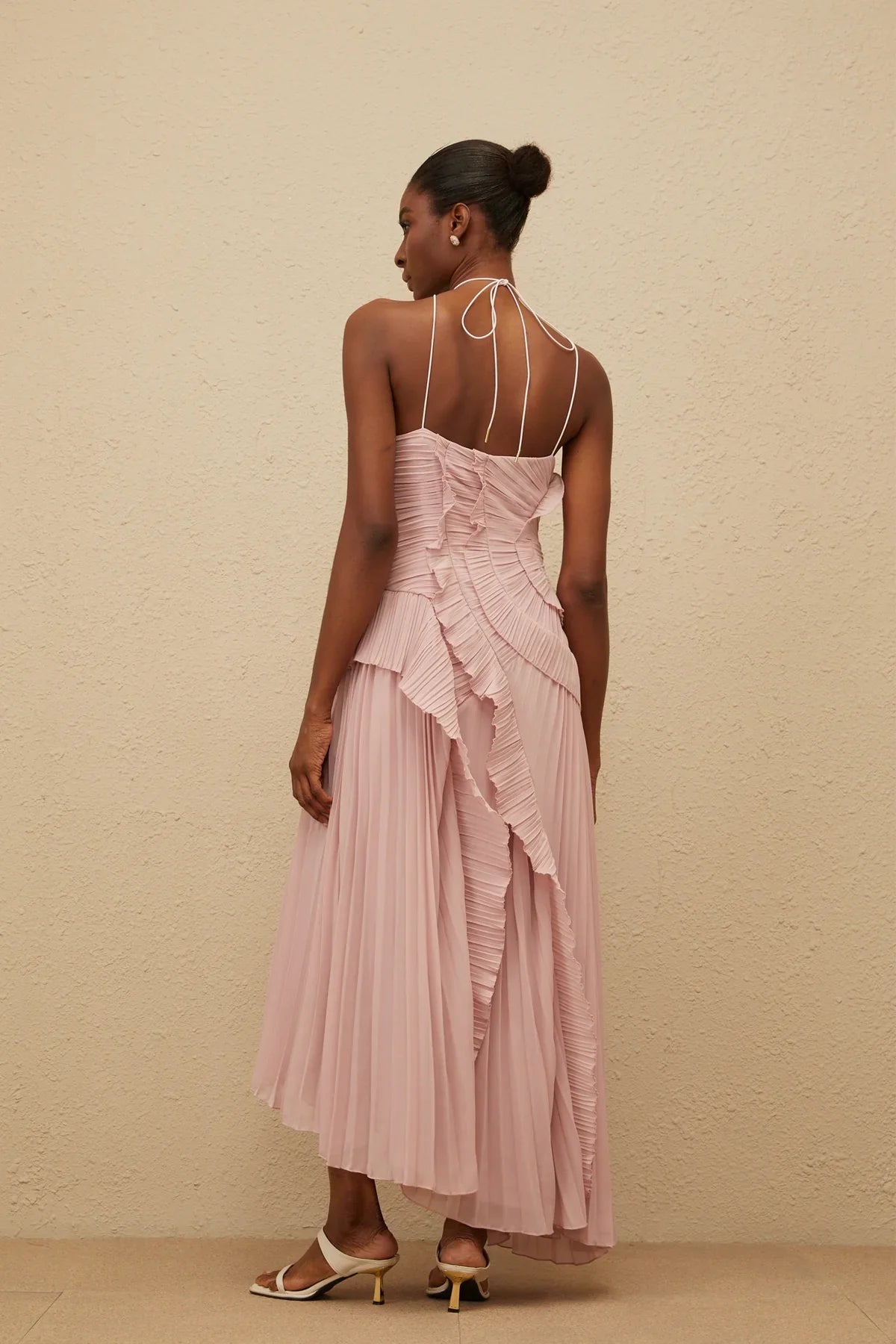 Vestido Midi Assimétrico com Babados e Plissado Lívia