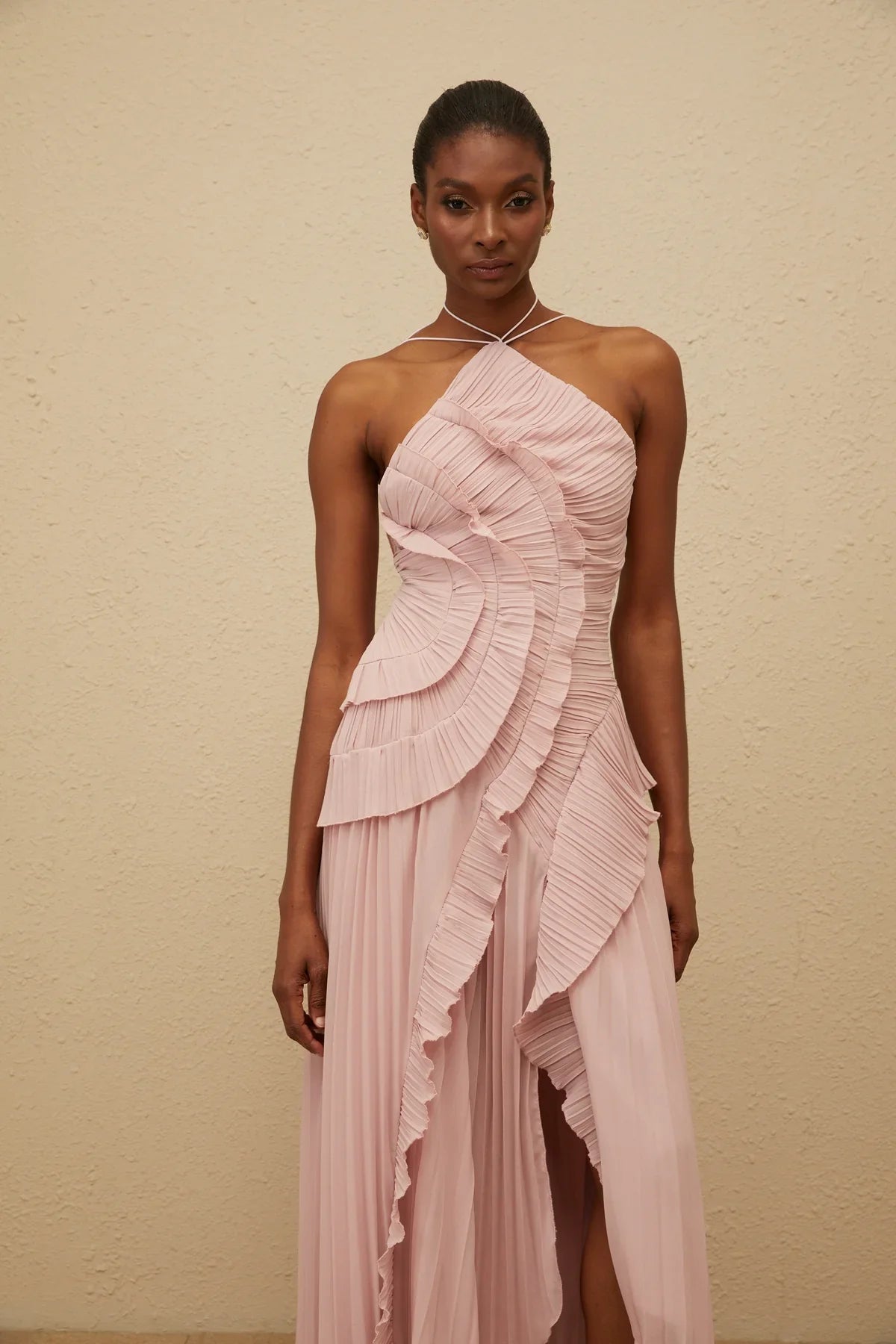 Vestido Midi Assimétrico com Babados e Plissado Lívia