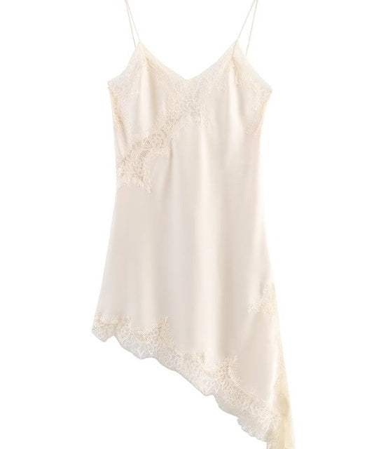 Vestido Curto de Cetim com Renda Pamella