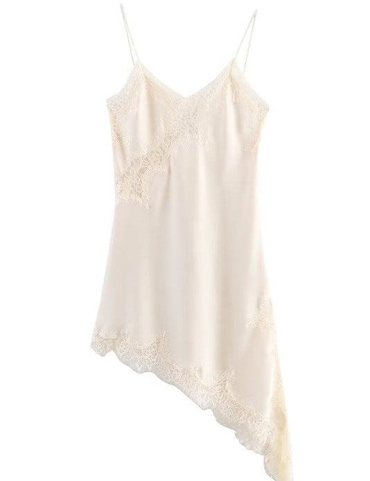 Vestido Curto de Cetim com Renda Pamella