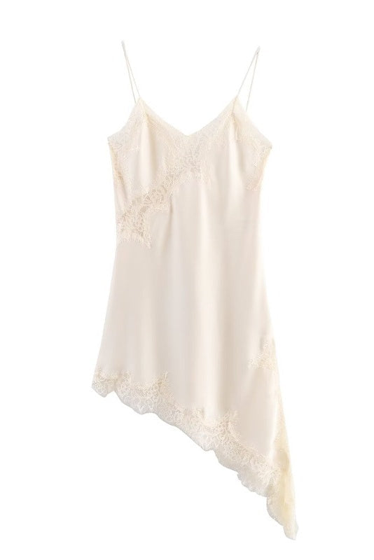 Vestido Curto de Cetim com Renda Pamella