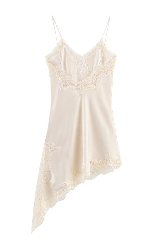 Vestido Curto de Cetim com Renda Pamella