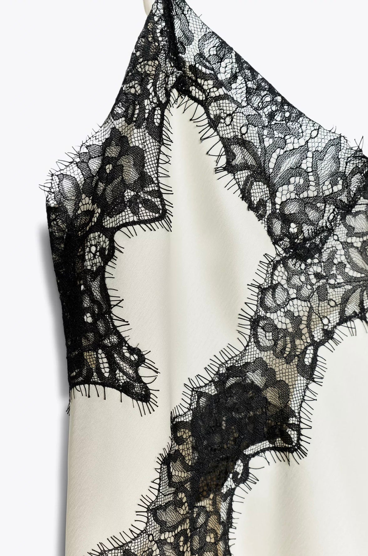 Vestido Curto de Cetim com Renda Pamella