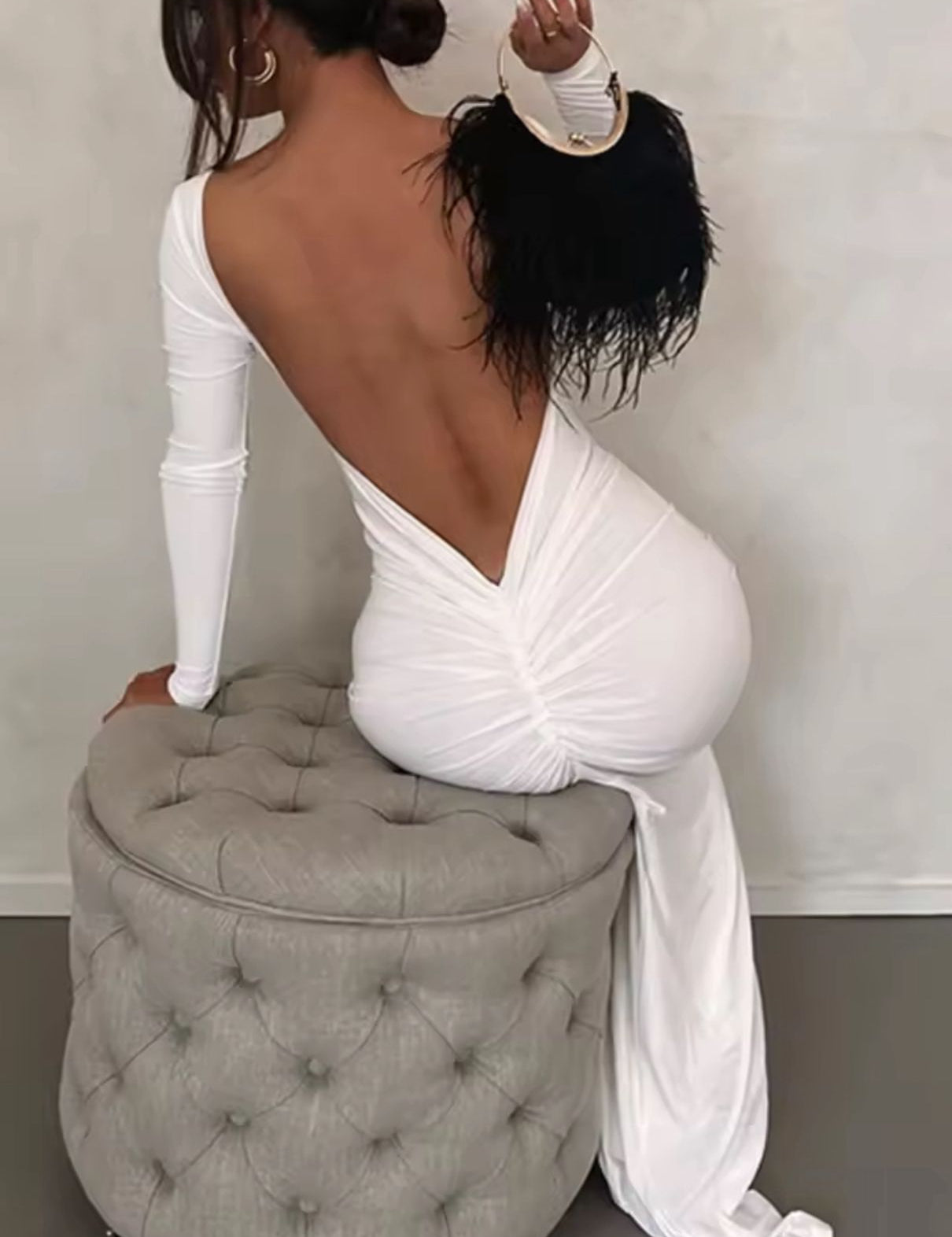 Vestido Natalie Manga Longa com Costas Abertas em Suplex