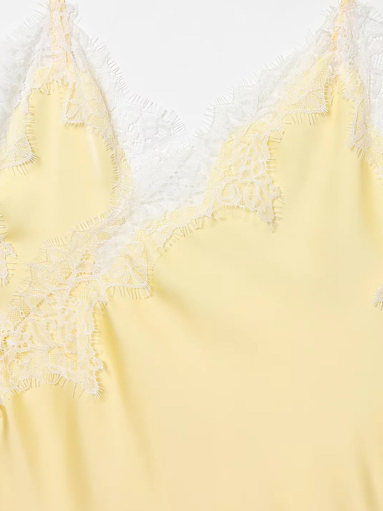 Vestido Curto de Cetim com Renda Pamella