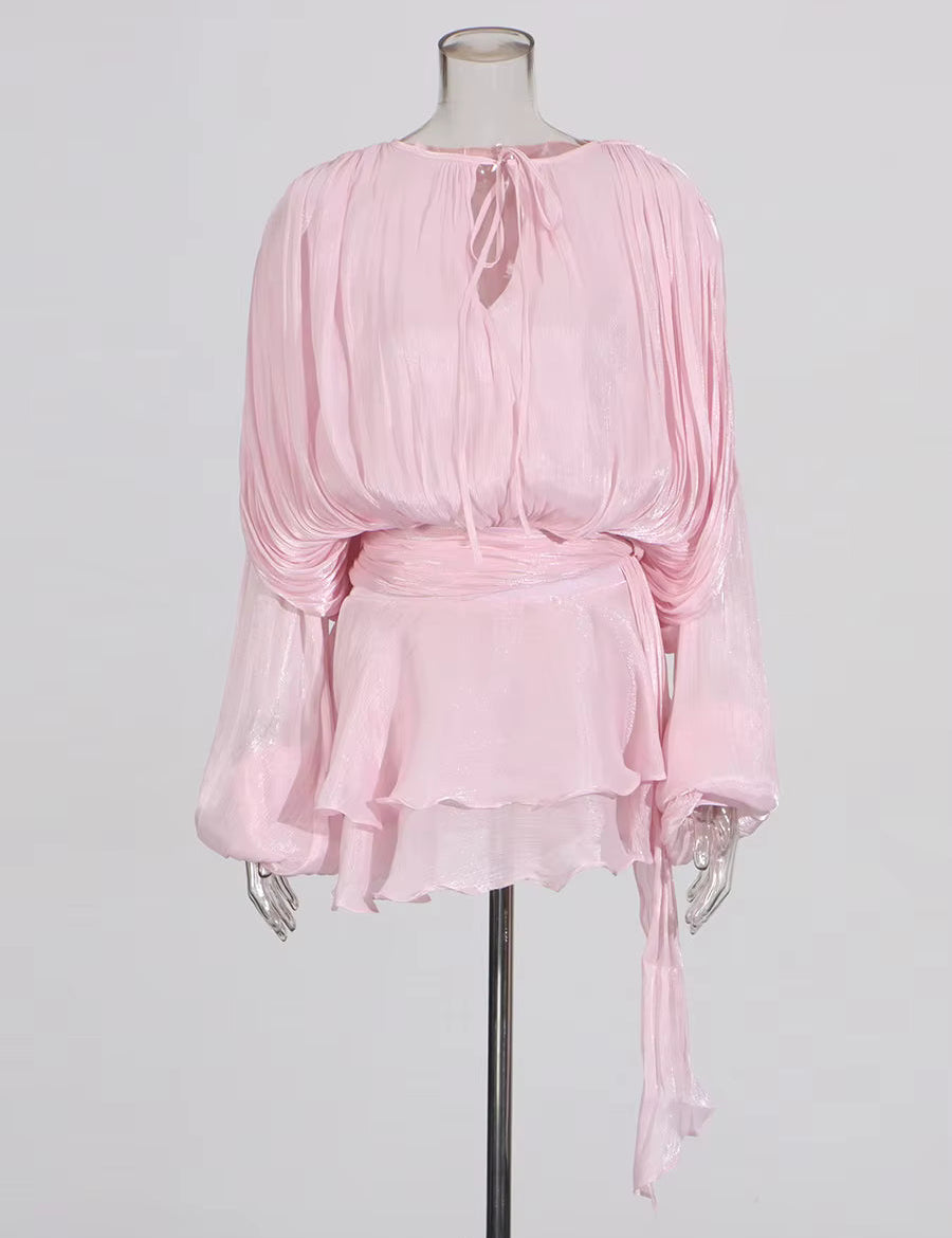 Vestido Bela Curto Acetinado com Babados e Short Invisível