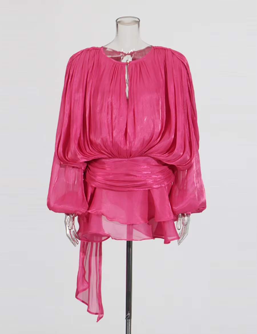 Vestido Bela Curto Acetinado com Babados e Short Invisível