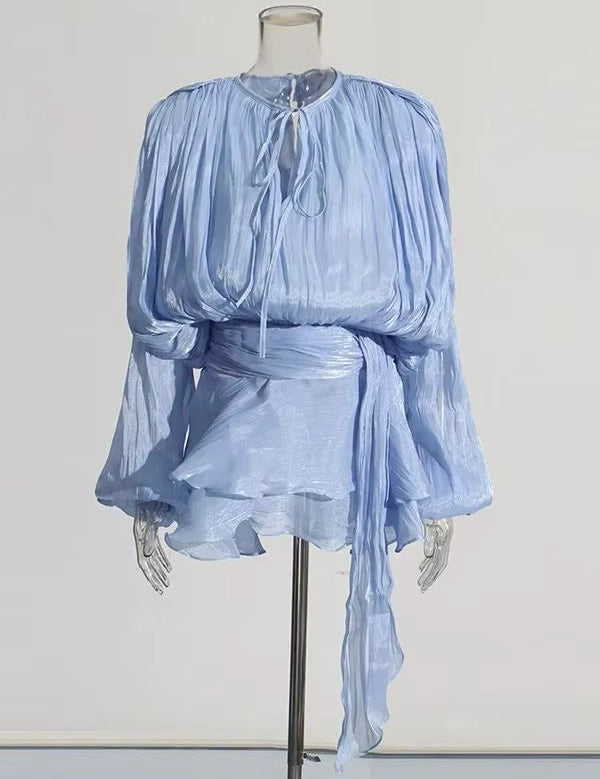 Vestido Bela Curto Acetinado com Babados e Short Invisível