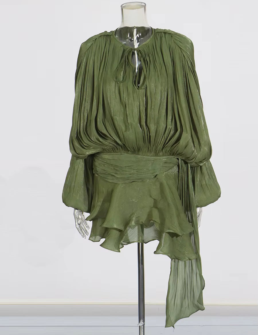 Vestido Bela Curto Acetinado com Babados e Short Invisível