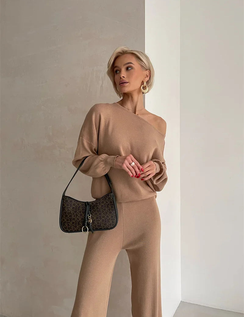 Conjunto de Malha Assimétrica com Calça Flare Amelia