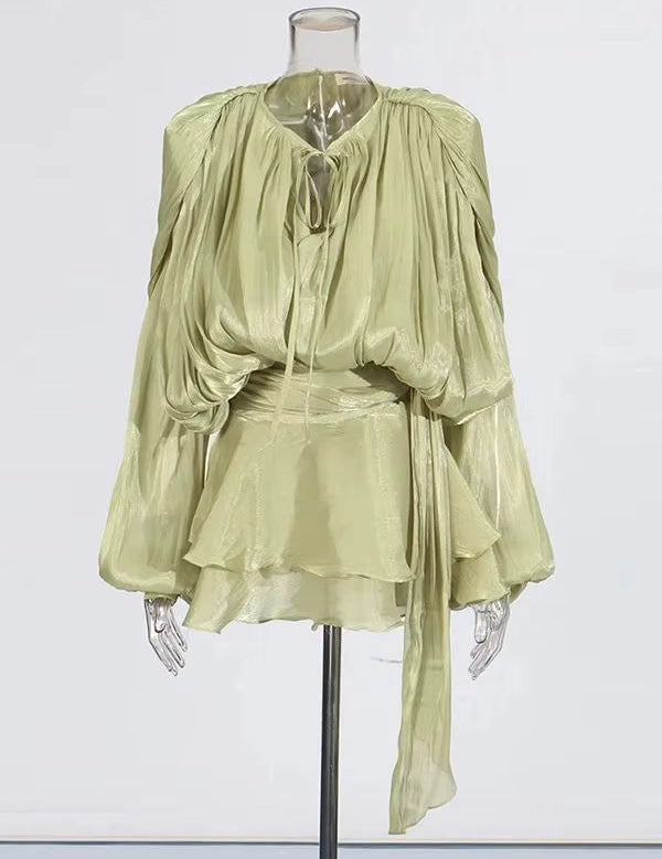 Vestido Bela Curto Acetinado com Babados e Short Invisível