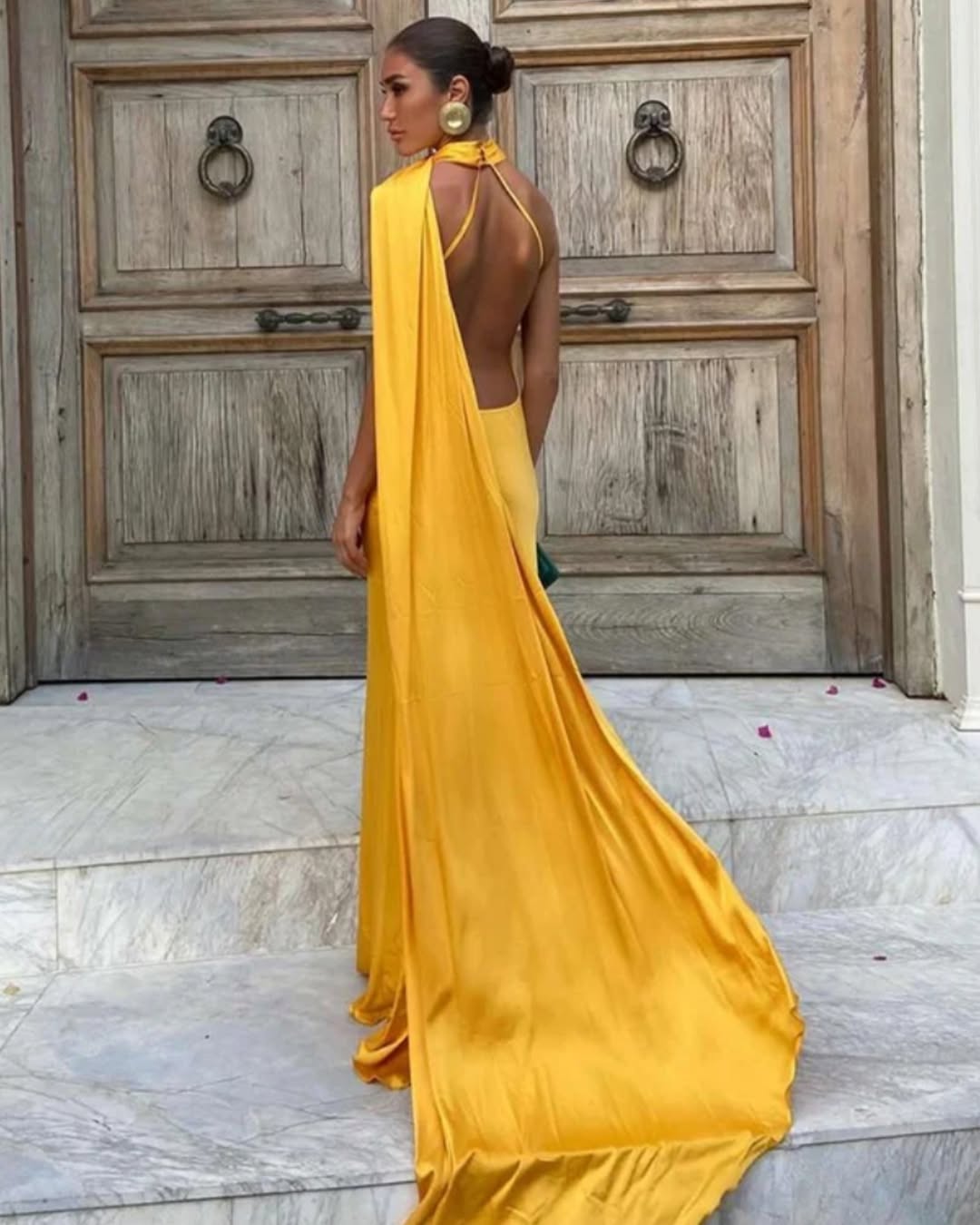 Vestido longo de cetim Dominique com frente única e decote nas costas