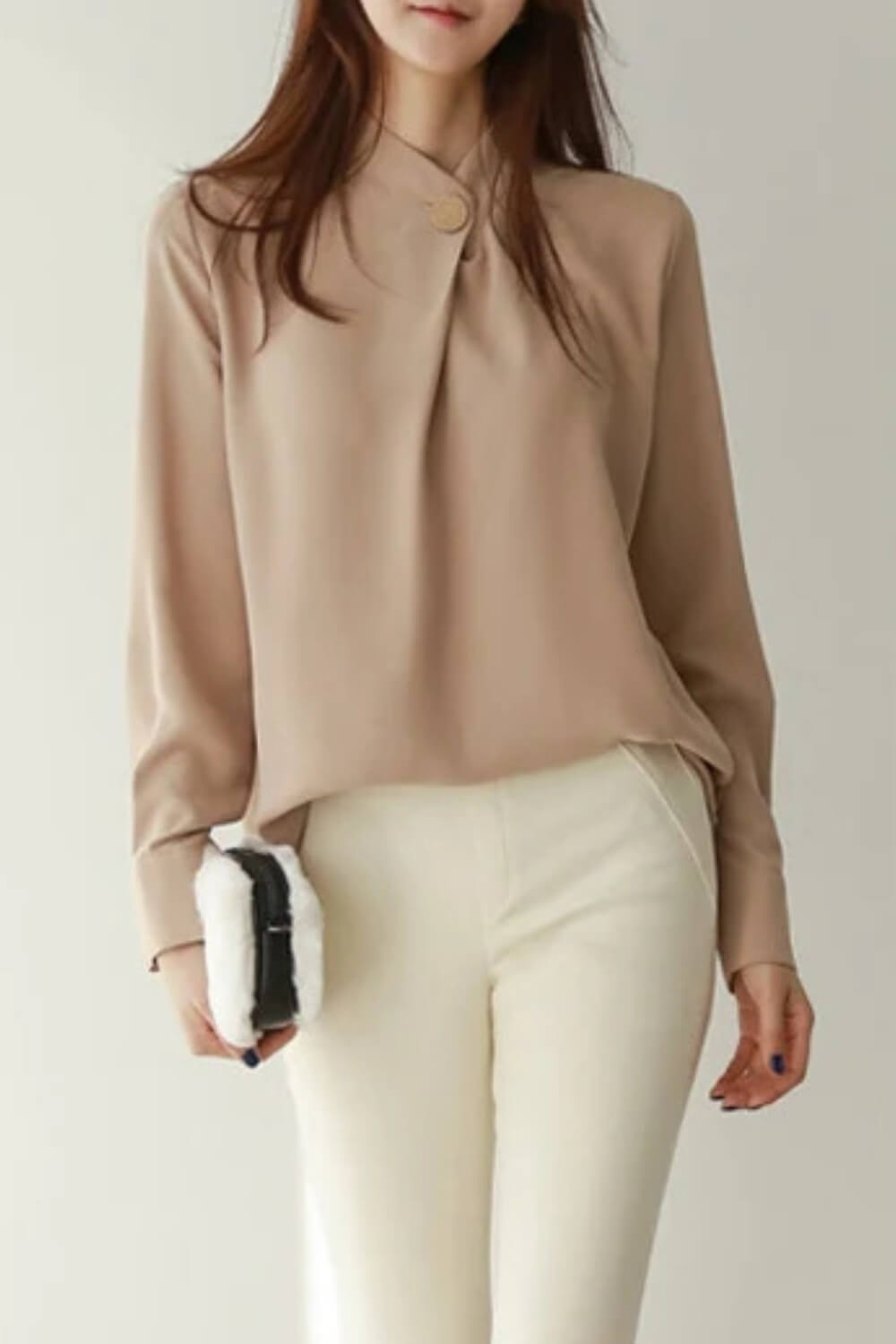 Camisa Karina Manga Longa Gola Alta Assimétrica