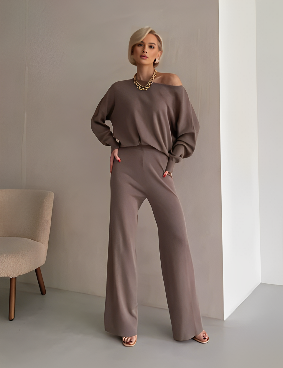 Conjunto de malha com blusa assimétrica e calça flare Amelia