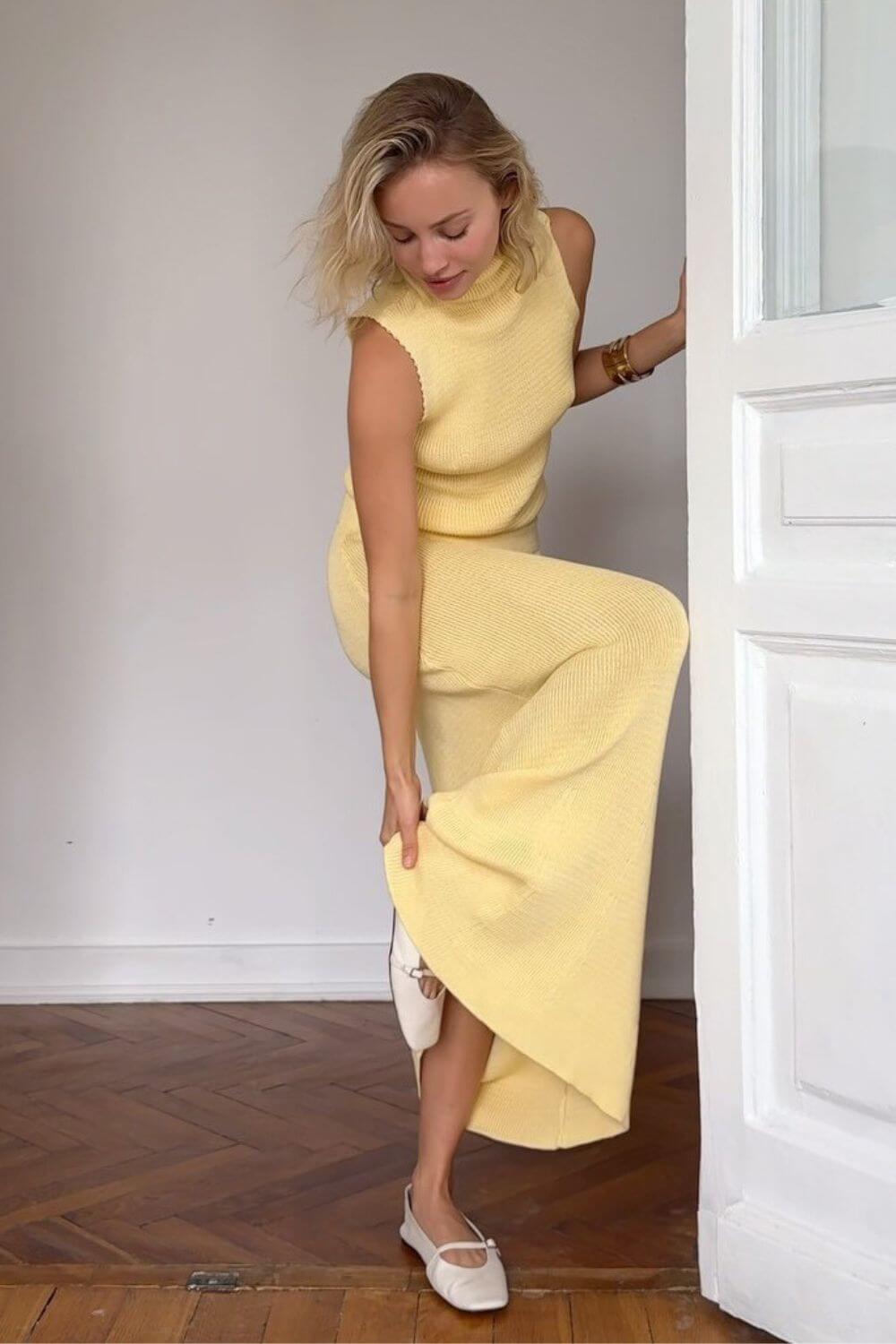 Conjunto Amaya Tricô Canelado Saia Longa e Regata Gola Alta