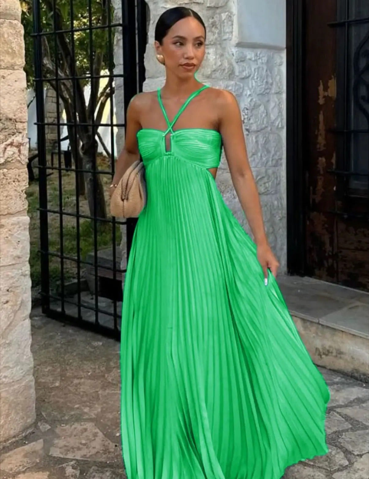 Vestido Loren Longo Plissado com Costas Abertas e Amarração