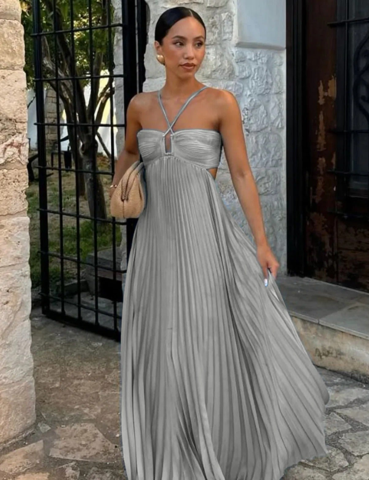 Vestido Loren Longo Plissado com Costas Abertas e Amarração