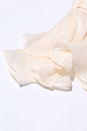 Vestido Giulieta Curto Acetinado Texturizado com Manga Longa