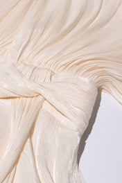 Vestido Giulieta Curto Acetinado Texturizado com Manga Longa