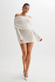 Vestido Menorca Curto em Tricô Texturizado Off Shoulder