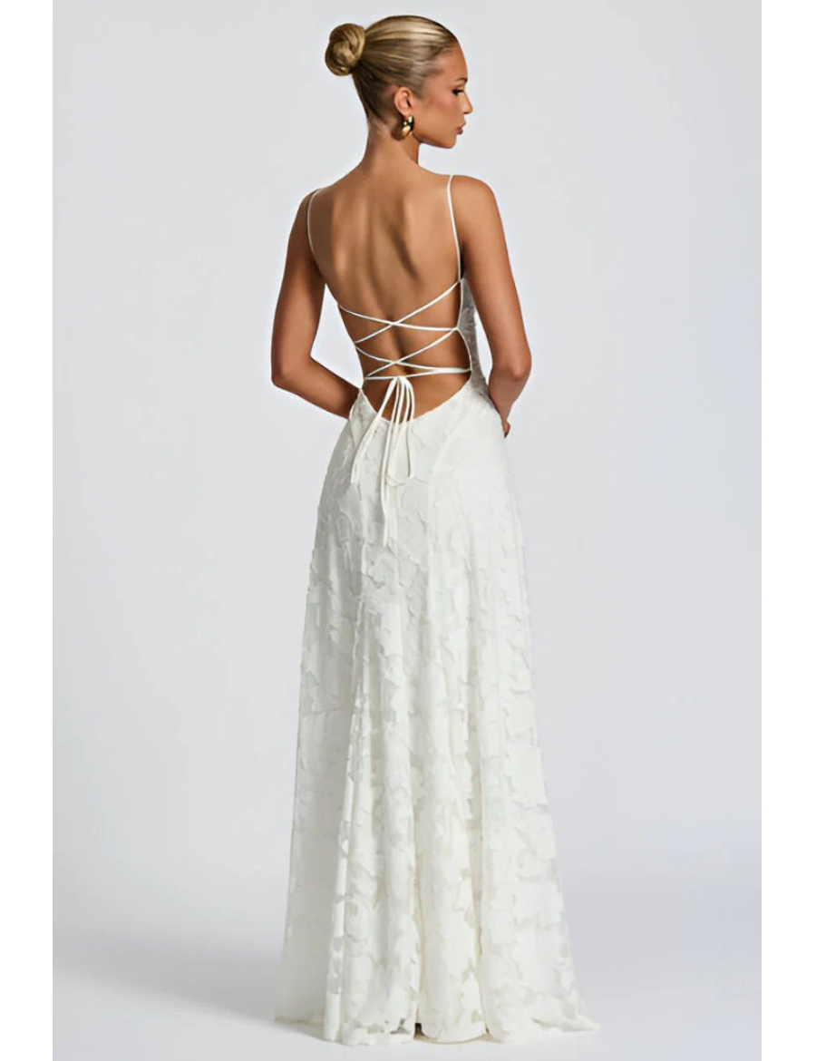 Vestido longo de festa com renda e amarração nas costas