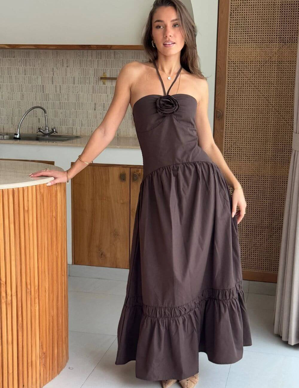 vestido-longo-nicole-marrom-escuro-carminia_7.jpg