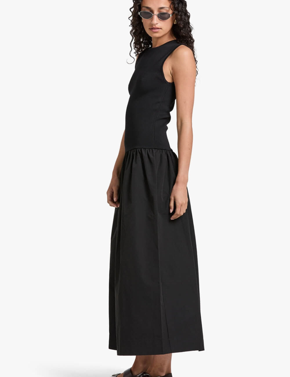 vestido-midi-longo-preto-sem-manga-carminia_11.jpg