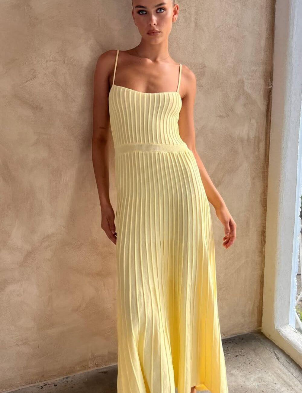 Vestido Midi Plissado Ivy